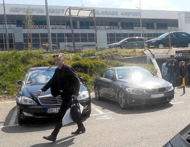 САХРАНА МИРЕ МАРКОВИЋ: Урна стигла, унук Марко се опрашта